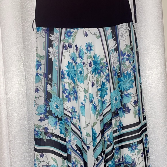 Blue Patterned Maxi Dress - Picture 6 of 8